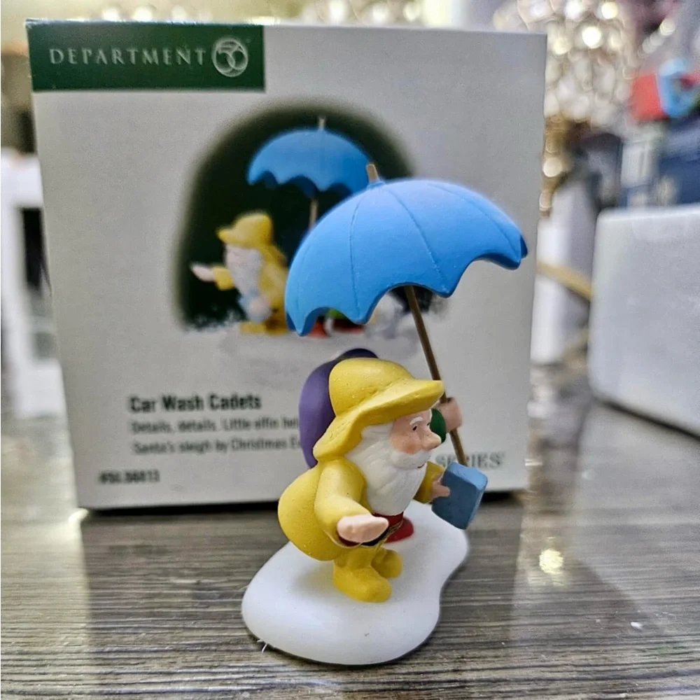 Department 56 Car Wash Cadets - Picture 7 of 7